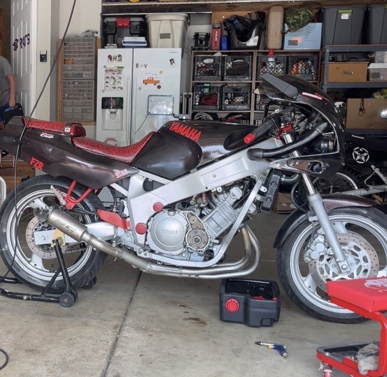 Yamaha FZR
